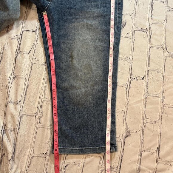 Angels Forever Young Crop Jeans - Picture 5 of 8